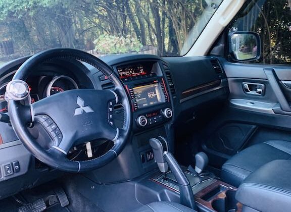 Mitsubishi Pajero Full HPE 3.2 3p – Diesel – Impecável